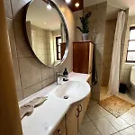 Cozy House With Garden Apartment *