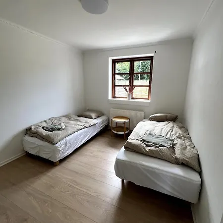 Lejlighed Cozy House With Garden *