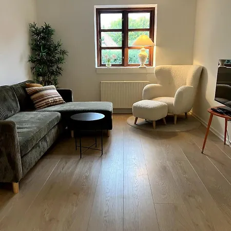 Апартаменты Cozy House With Garden *