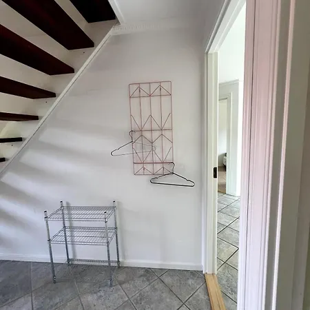 Cozy House With Garden Apartmán