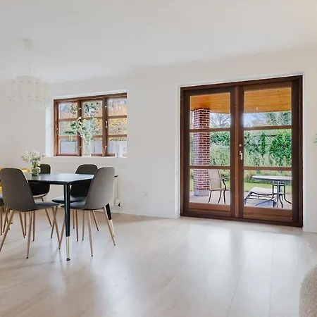 Cozy House With Garden * Оденсе